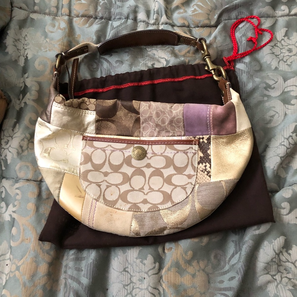 Authentic Coach shoulder purse. Used 4 times.